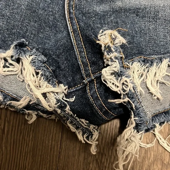 Tularosa Emma High-Rise Short Like New - Picture 4 of 9